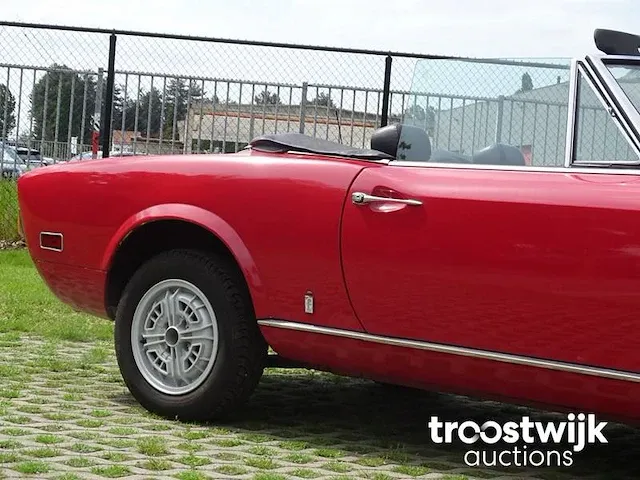 Fiat 124 sport spider 1800 - afbeelding 9 van  50