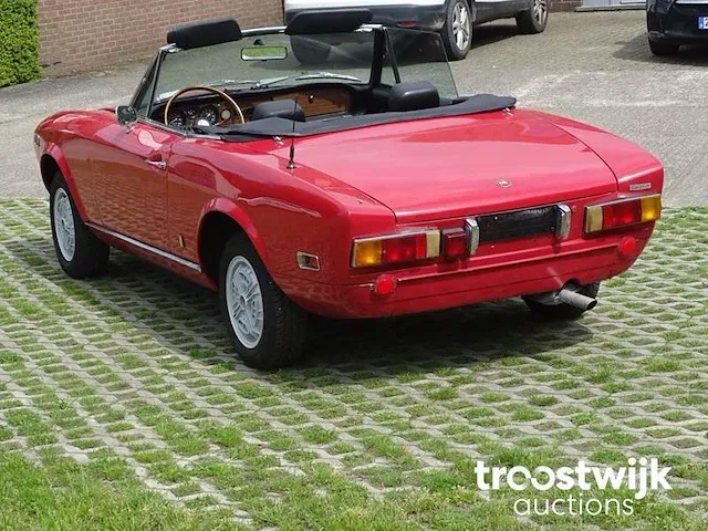 Fiat 124 sport spider 1800 - afbeelding 23 van  50