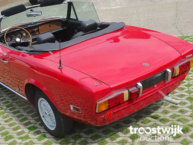 Fiat 124 sport spider 1800 - afbeelding 12 van  56