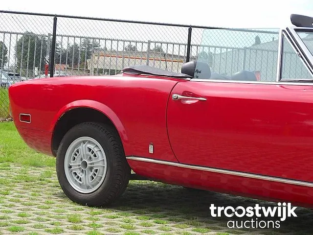 Fiat 124 sport spider 1800 - afbeelding 17 van  56