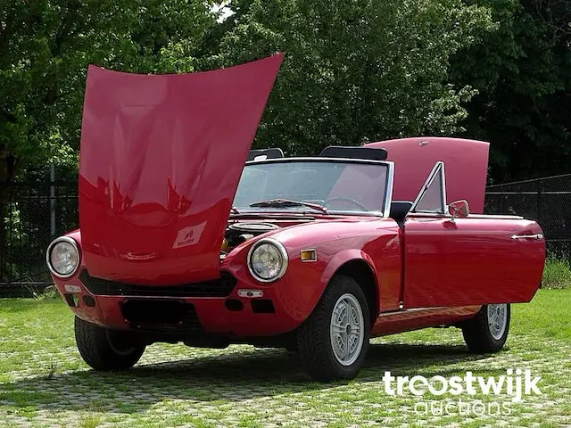 Fiat 124 sport spider 1800 - afbeelding 40 van  56
