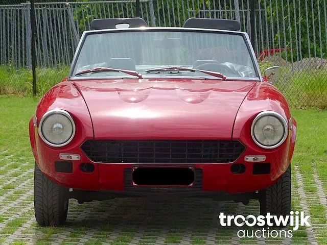 Fiat 124 sport spider 1800 - afbeelding 6 van  56