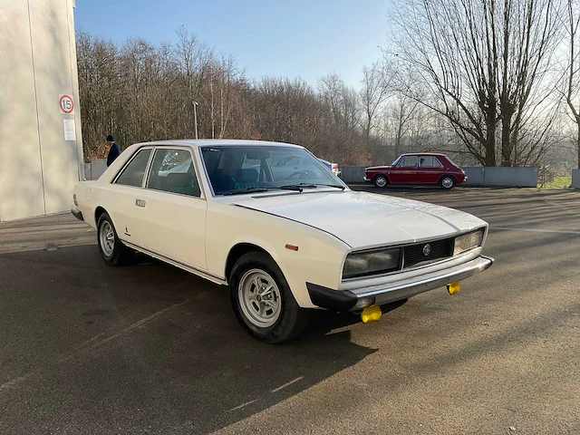 Fiat 130 coupe - afbeelding 1 van  20