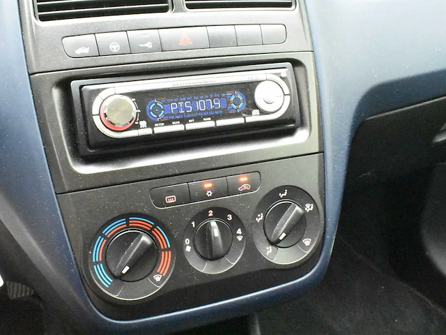 Fiat 2007 grande punto slechts ***47000km*** - afbeelding 4 van  32