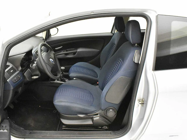 Fiat 2007 grande punto slechts ***47000km*** - afbeelding 8 van  32