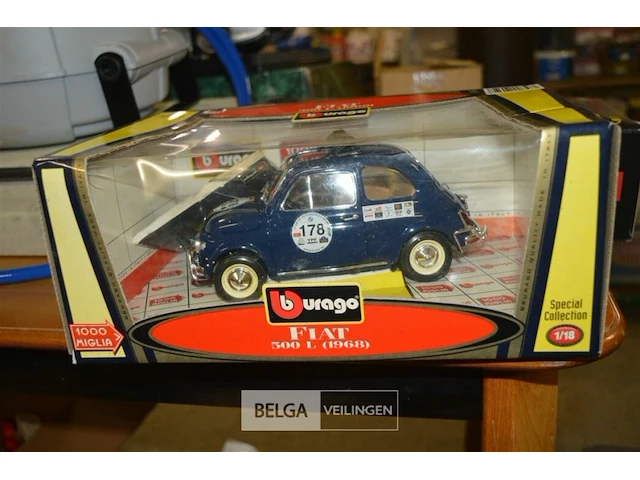 Fiat 500 1968 , 1/18 schaal nog in doos - afbeelding 1 van  4