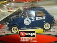 Fiat 500 1968 , 1/18 schaal nog in doos - afbeelding 2 van  4