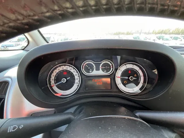 Fiat 500l trekking 1.6 multijet by beats 120, 2016 - afbeelding 2 van  31