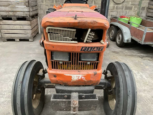 Fiat 640 oldtimer tractor - afbeelding 14 van  14