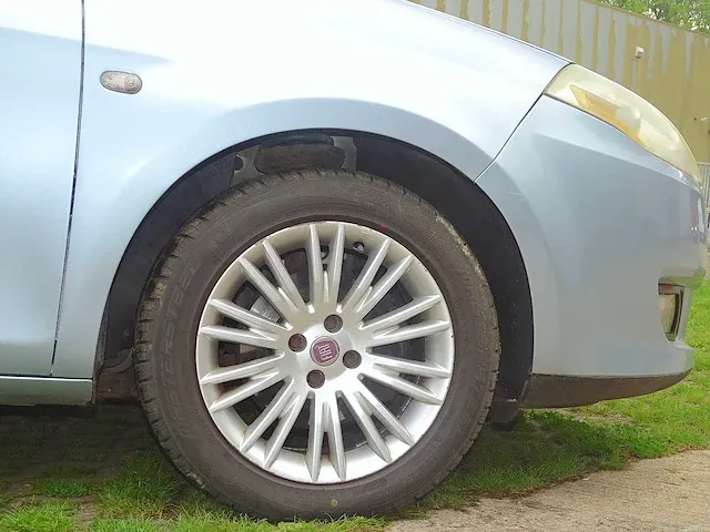 Fiat bravo 1.9 multijet - afbeelding 9 van  49