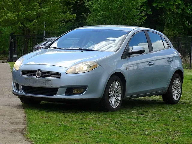 Fiat bravo 1.9 multijet - afbeelding 1 van  49