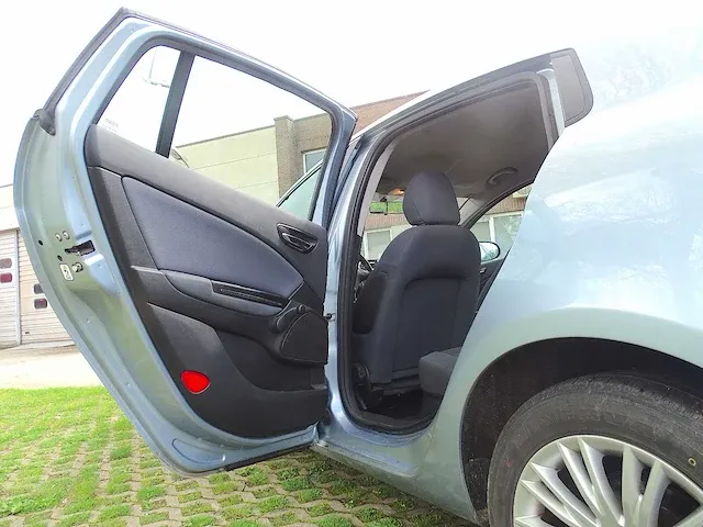 Fiat bravo 1.9 multijet - afbeelding 22 van  49