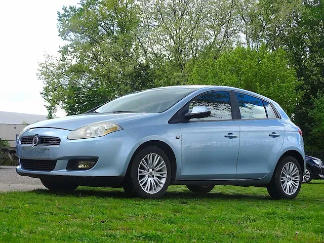 Fiat bravo 1.9 multijet - afbeelding 12 van  49