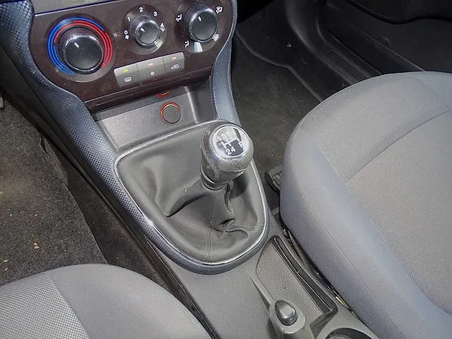 Fiat bravo 1.9 multijet - afbeelding 29 van  49