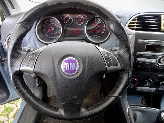 Fiat bravo 1.9 multijet - afbeelding 35 van  49
