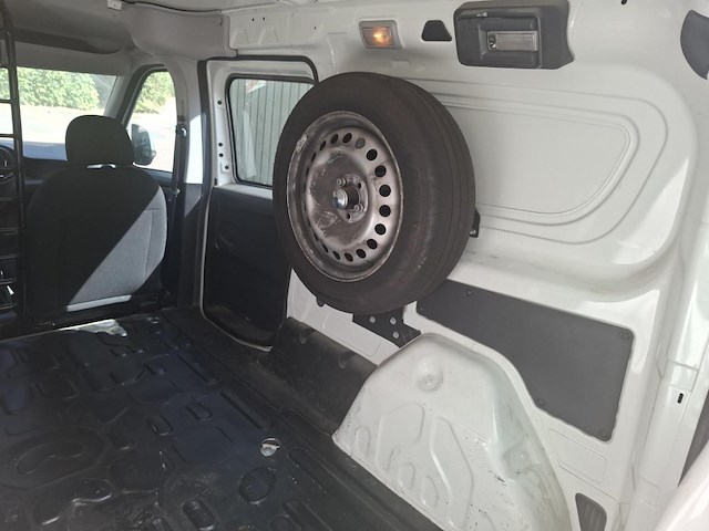 Fiat doblo - afbeelding 24 van  26