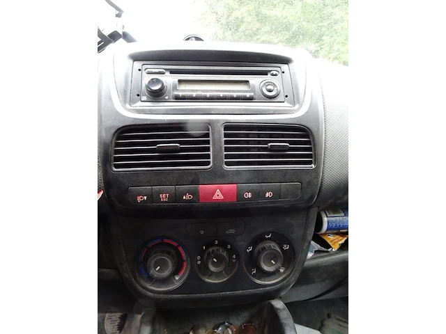 Fiat doblo - afbeelding 13 van  14