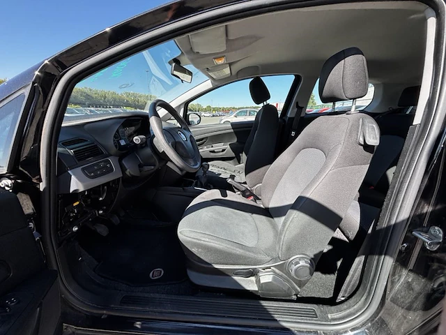 Fiat grande punto actual, 2013 - afbeelding 18 van  37