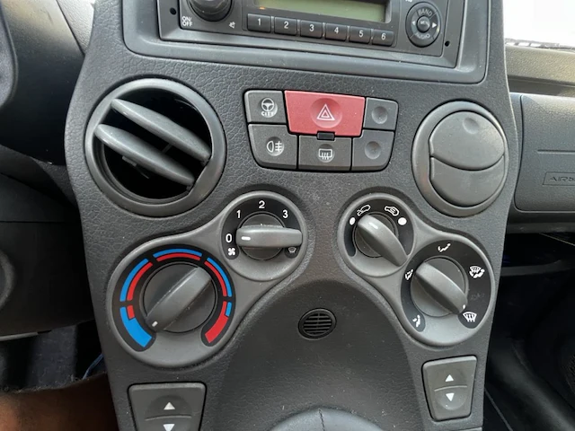 Fiat panda - afbeelding 28 van  29
