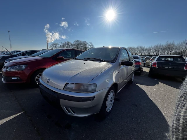 Fiat punto 1.2i 8v active 60 at, 2002 - afbeelding 1 van  28