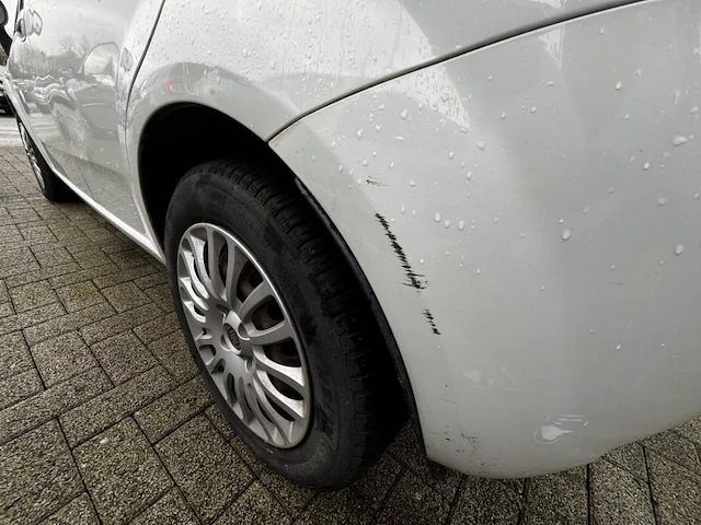 Fiat punto 1.2i young,2014 - afbeelding 28 van  35