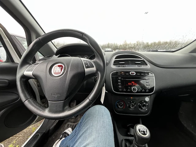 Fiat punto 1.2i young,2014 - afbeelding 33 van  35