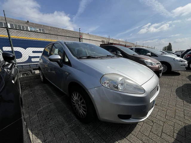 Fiat punto, 2009 - afbeelding 23 van  32