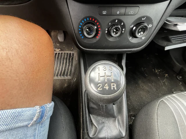 Fiat punto, 2011 - afbeelding 2 van  31