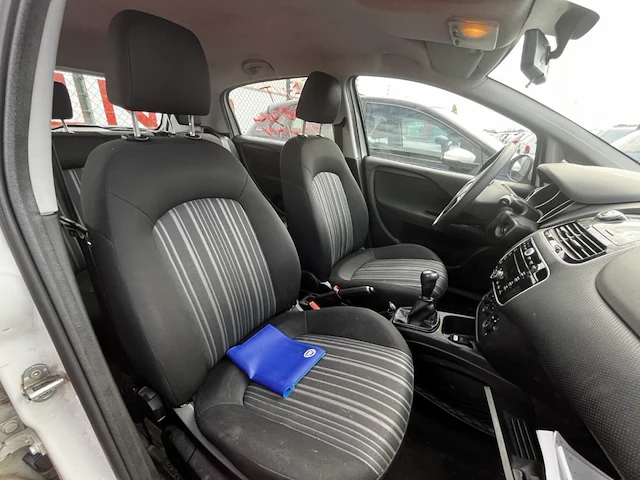 Fiat punto, 2011 - afbeelding 13 van  31