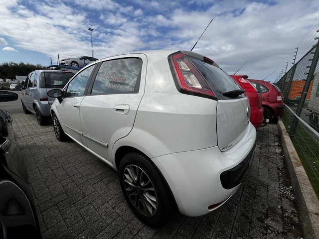 Fiat punto, 2011 - afbeelding 26 van  31