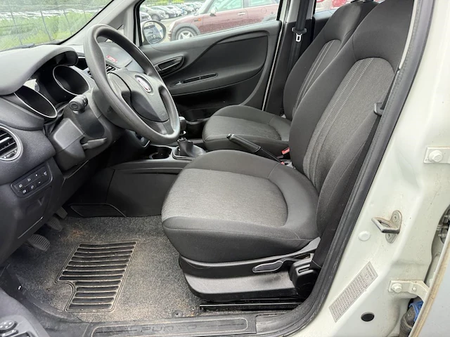 Fiat punto street, 2016 - afbeelding 19 van  21