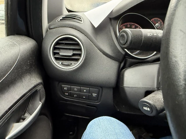Fiat punto,2012 - afbeelding 9 van  31