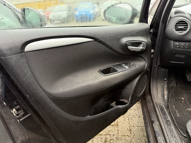 Fiat punto,2012 - afbeelding 28 van  31