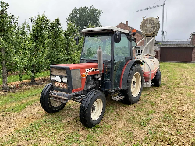 Fiat smalspoor- en compacttractor - afbeelding 1 van  15