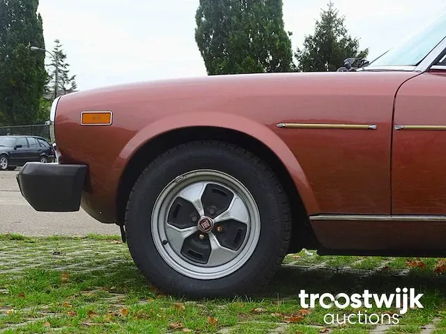 Fiat spider 2000 - afbeelding 10 van  50