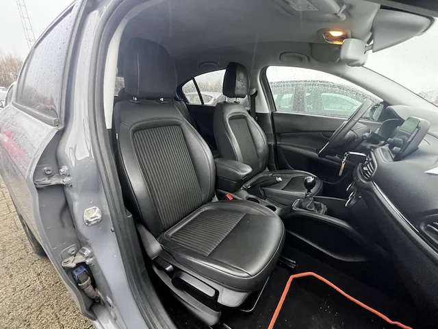 Fiat tipo hatchback 1.4 turbo s-design s&s (eu6d-temp), 2018 - afbeelding 18 van  26