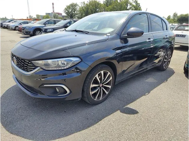 Fiat tipo hatchback 1.6i e-torq lounge 110 at, 2018 - afbeelding 1 van  27