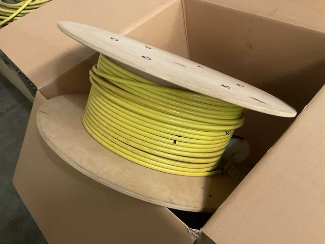 Fiber kabel - afbeelding 1 van  4