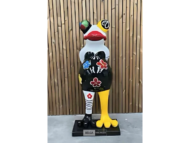 Fiberglass kikkervrouw - afbeelding 1 van  1