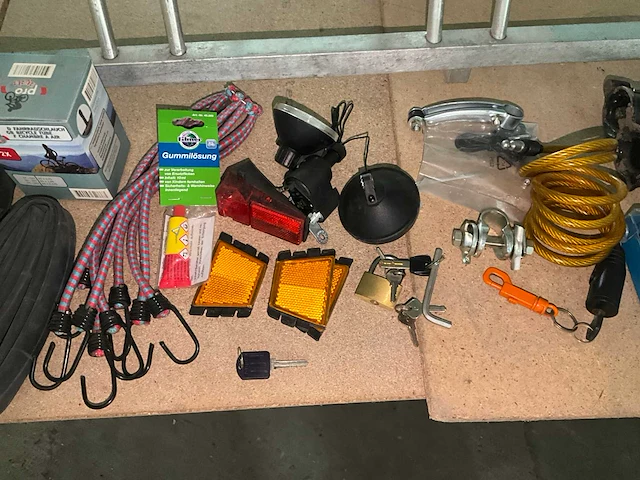 Fietsenrek en fiets accessoires - afbeelding 4 van  6