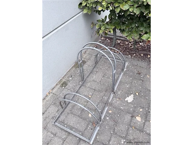 Fietsenrek metaal - 3 fietsen - afbeelding 3 van  5