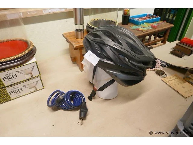 Fietshelm met fietsslot - afbeelding 1 van  1