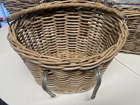 Fietsmand - rotan - ovaal -met beugel - afbeelding 2 van  3