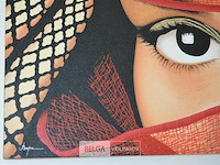 Figuratief schilderij gesluierde vrouw - afbeelding 3 van  4