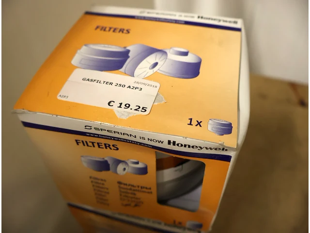 Filters masker - afbeelding 4 van  4