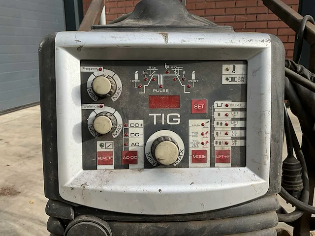 Fimer tt205 ac/dc tig lasapparaat - afbeelding 9 van  10