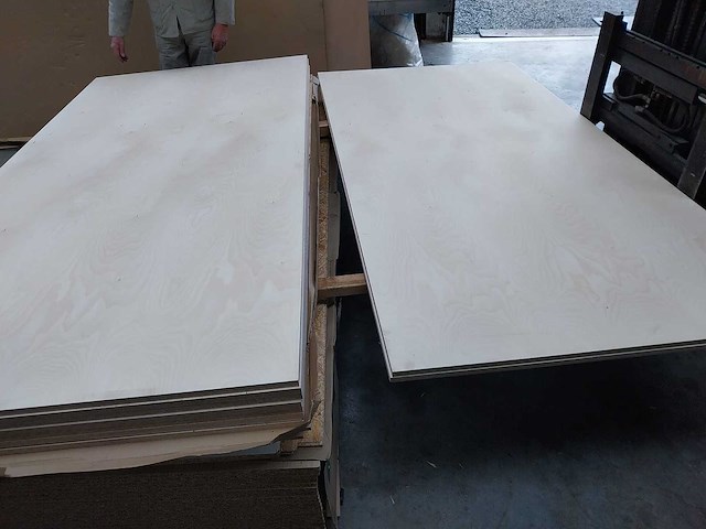 Finaspan meubelpaneel - afbeelding 1 van  4