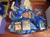 Fineer kolomkast 1 deur , ca. 350 dvd's, zak met boeken - afbeelding 5 van  11
