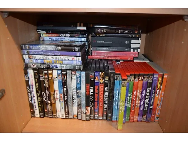 Fineer kolomkast 1 deur , ca. 350 dvd's, zak met boeken - afbeelding 11 van  11