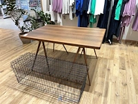 Fineer tafel - afbeelding 1 van  2